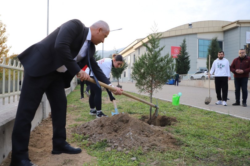 Fidan Dikimi Etkinliği Yeni Mahalle Spor Salonu’nda Gerçekleşti