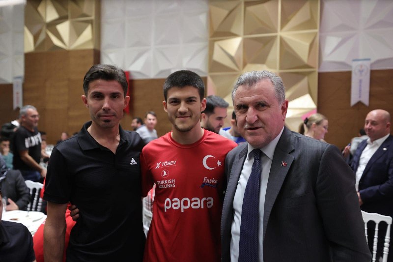 Milli Sporcu Muhammet Arif Çenesiz, İstanbul’da Çifte Zafer Elde Etti