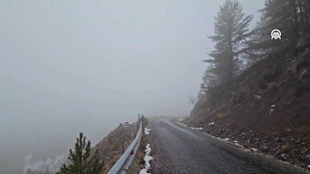 Dağlardaki kar ve sis dronla görüntülendi