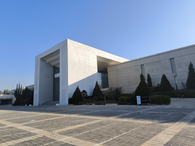 Esad’ın başkanlık sarayında sessizlik hakim