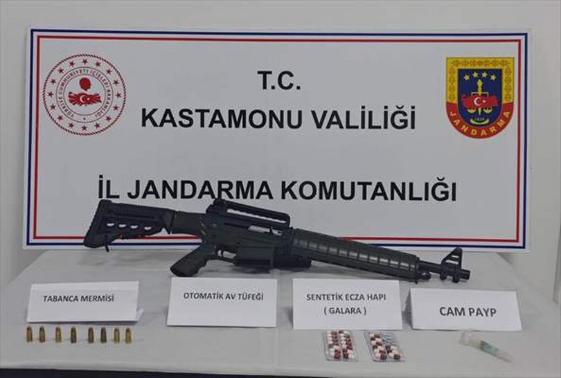 Kastamonu’da uyuşturucuyla yakalanan 4 kişiden 1’i tutuklandı