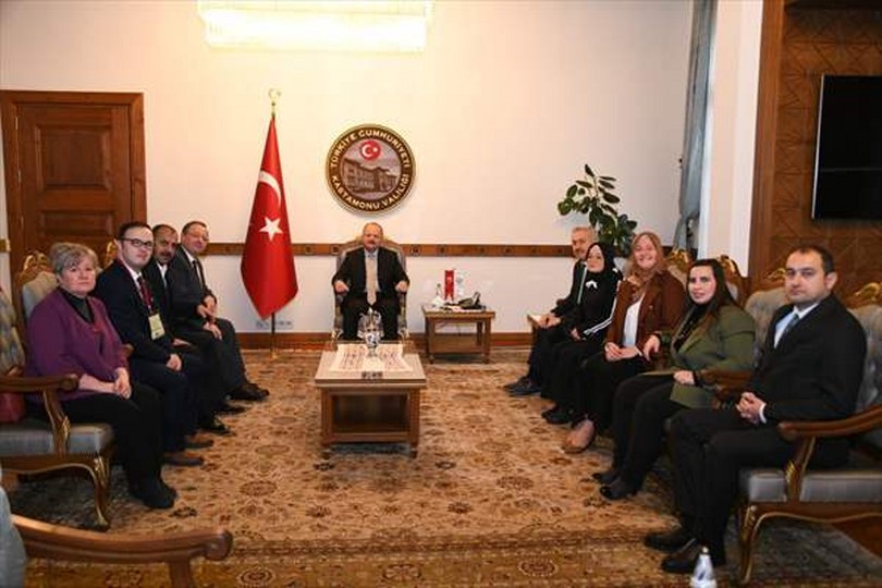 Vali Dallı, özel bireylerle bir araya geldi