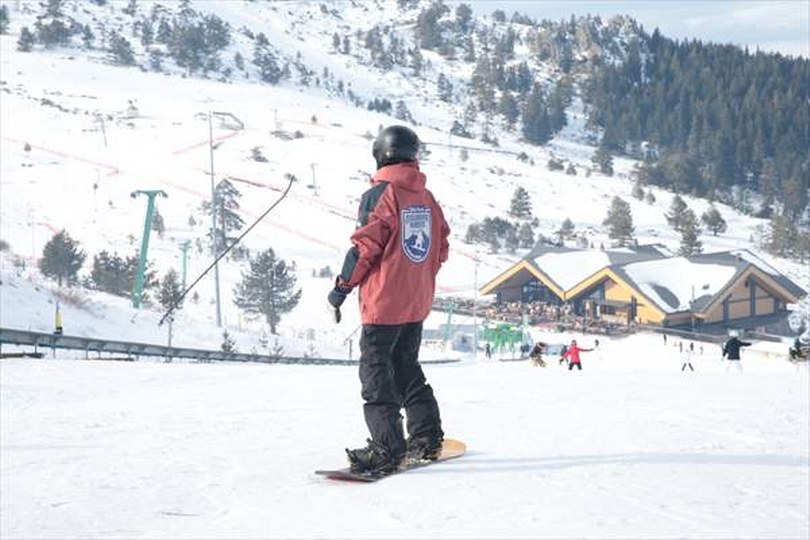 Kartalkaya kayakseverleri ağırladı