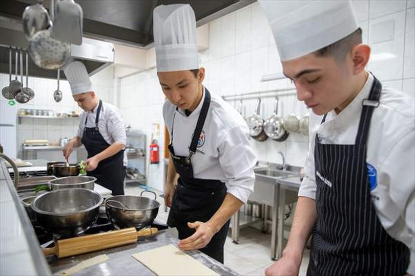 Kırgız Aşçı Adayı Bolu’da Deneyim Kazanıyor