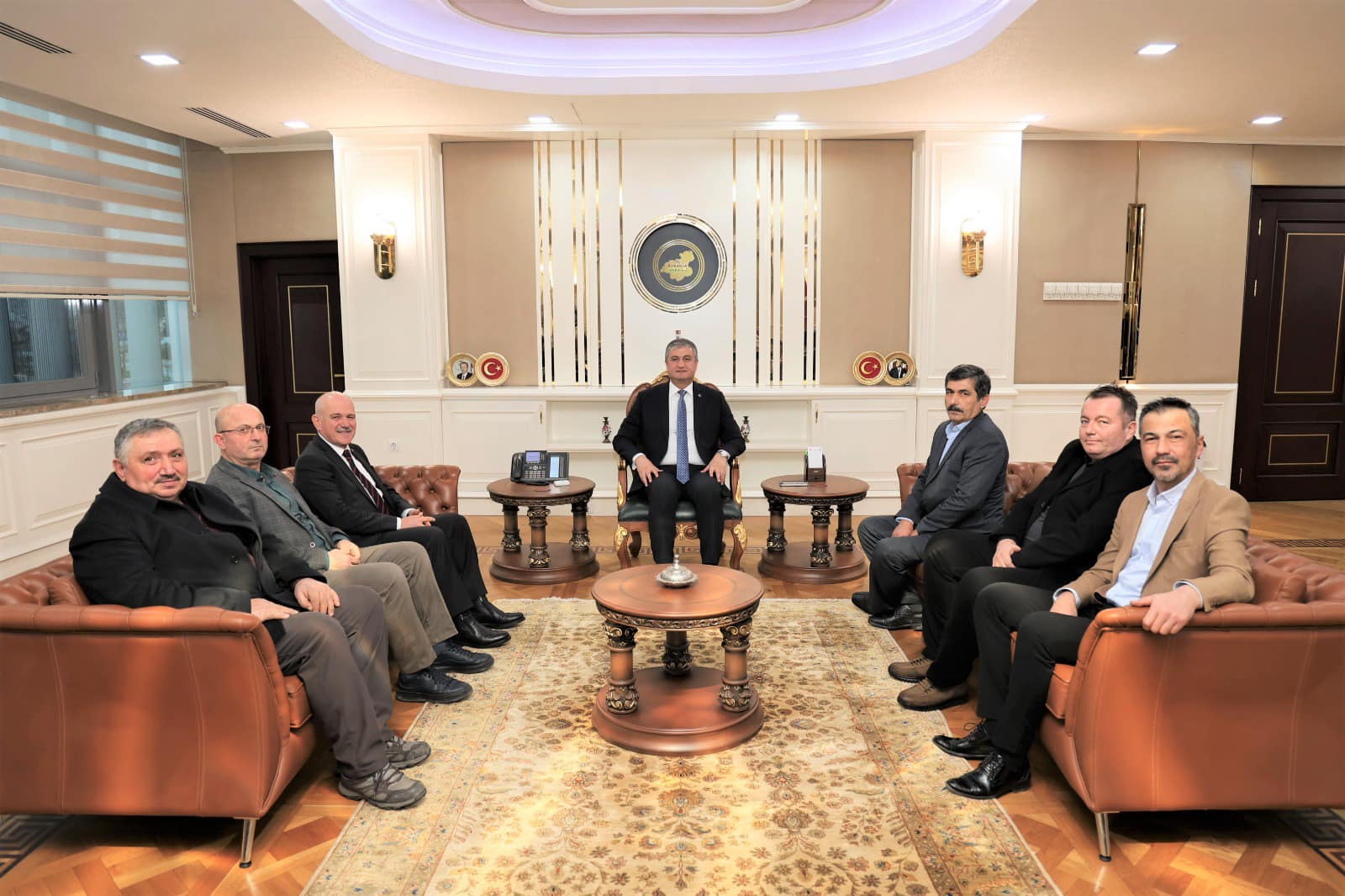 Cemalovası Köyü Muhtarı ve Azaları, Vali Yavuz’u Ziyaret Etti