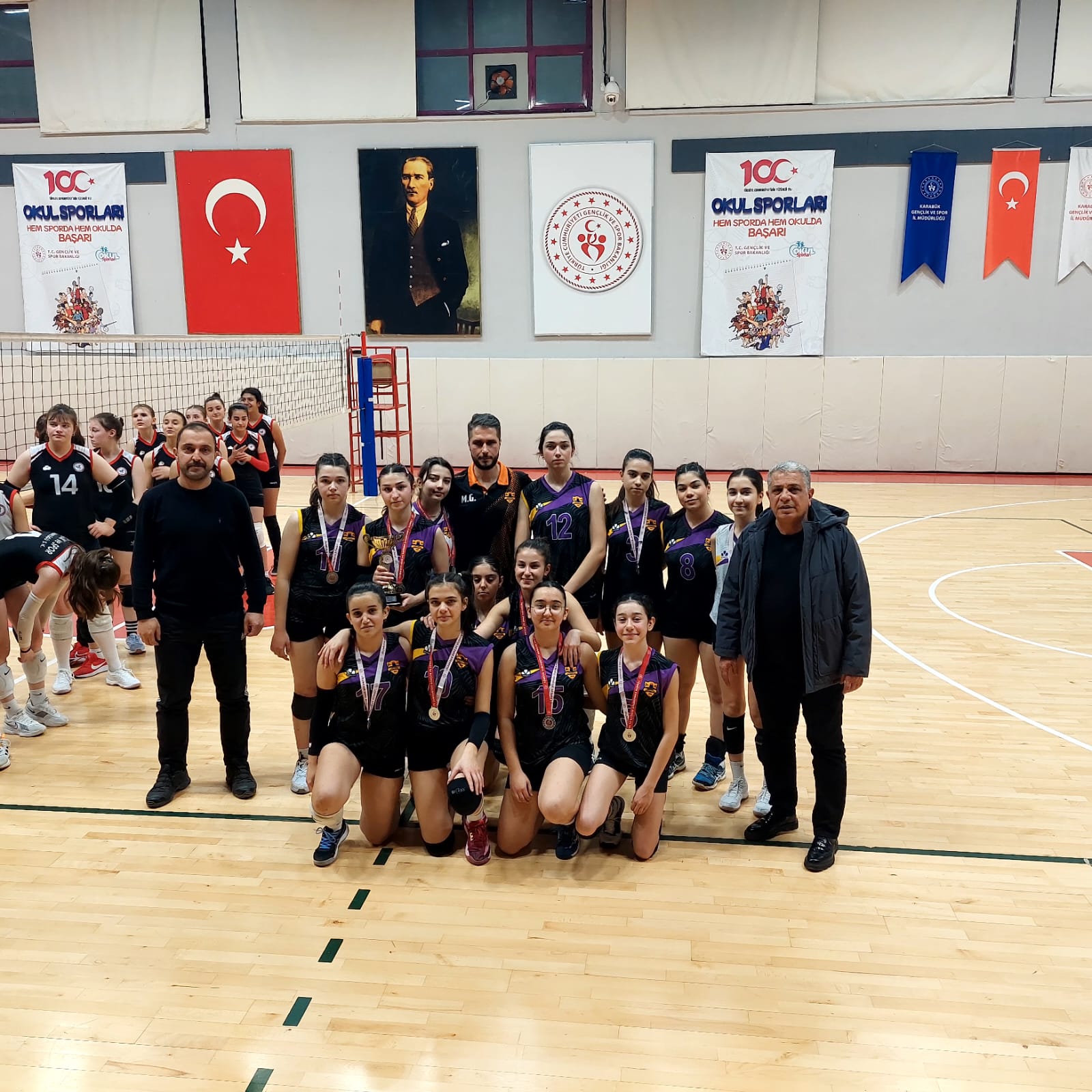 Karabük’te Küçük Kızlar Voleybol Müsabakaları Tamamlandı
