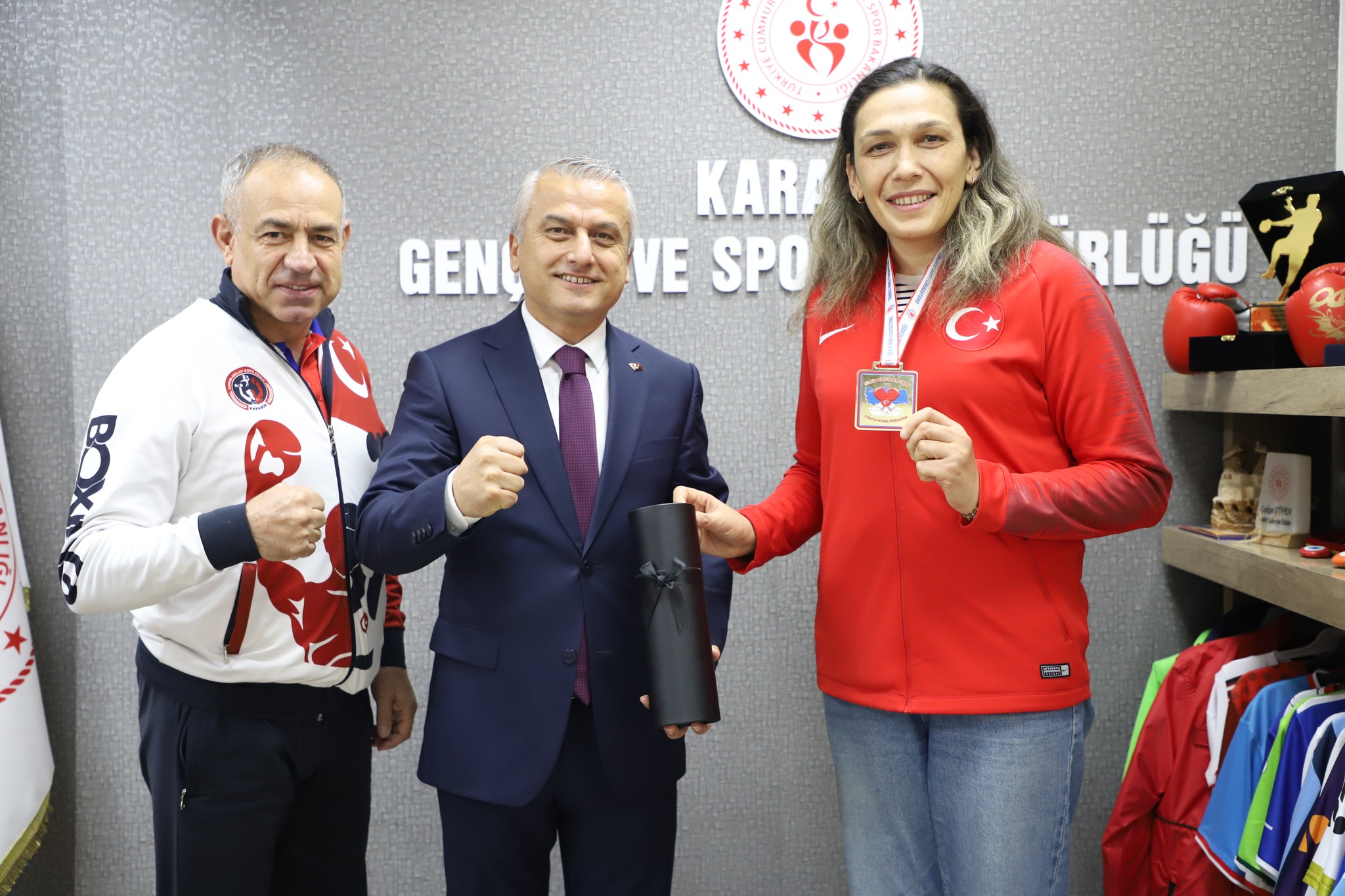 Şampiyon Boksör Güneri’den Müdür Güven’e Ziyaret