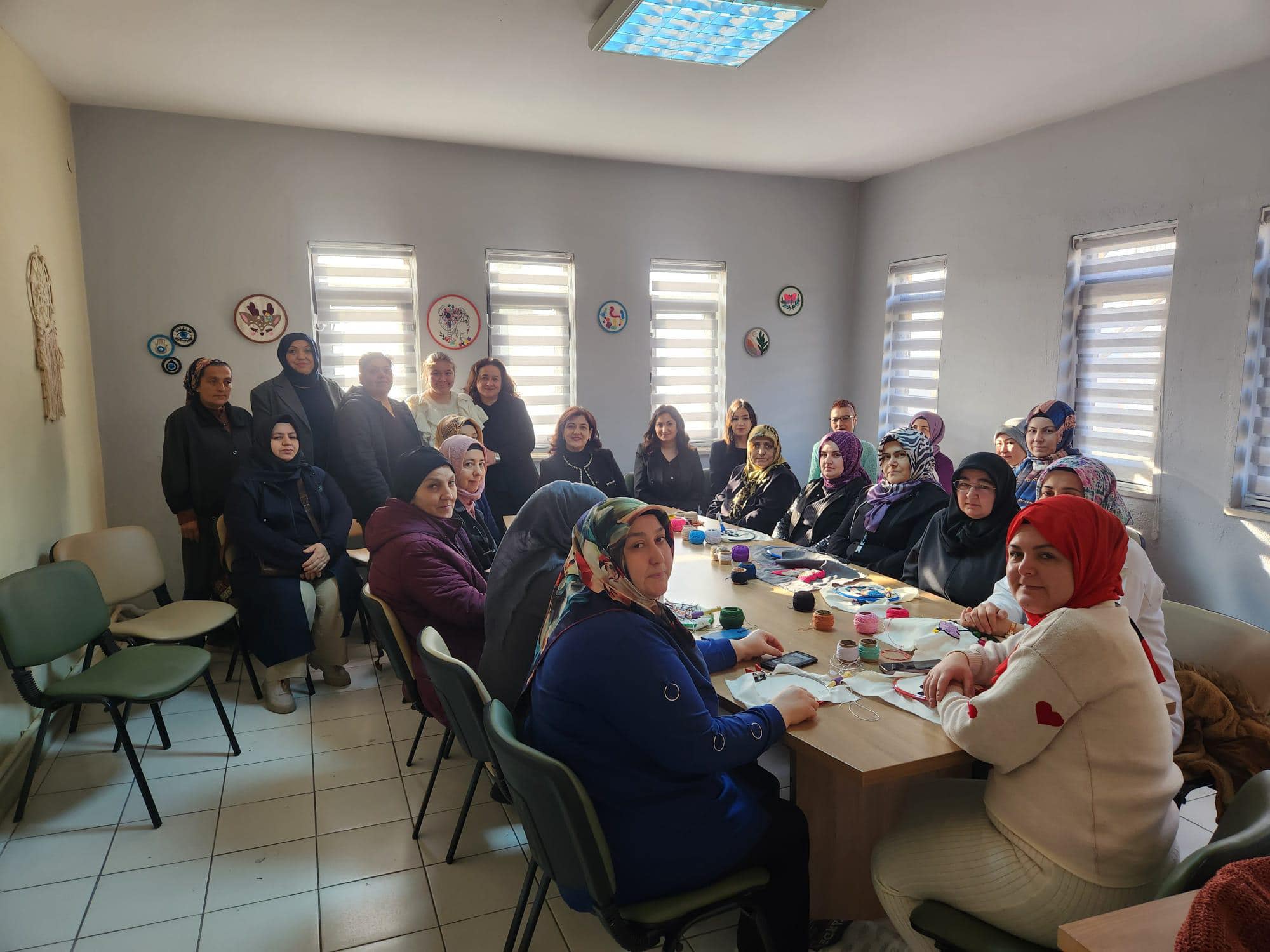 Aile Destek Merkezi’ne Ziyaret: Süreyya Yavuz Kursiyerlerle Buluştu