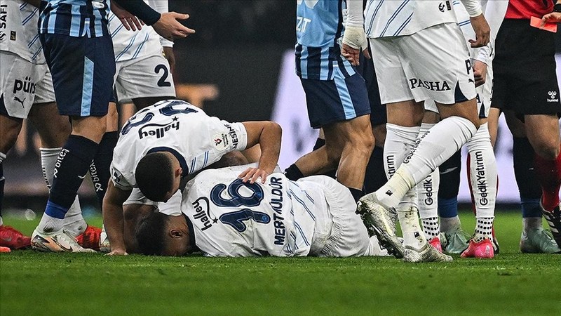 Fenerbahçe, Mert Müldür’ün omzunun çıktığını açıkladı