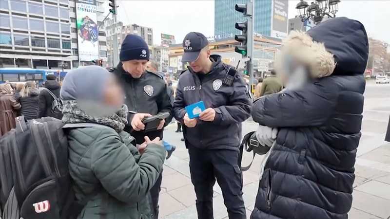 “Kalkan-37” operasyonlarında 42 göçmen kaçakçılığı şüphelisi yakalandı