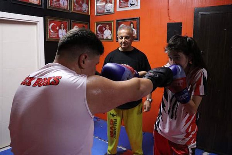 Avrupa ve Türkiye şampiyonu genç kick boksçular, dünya kupası için ter döküyor