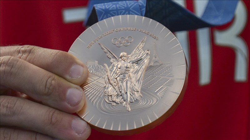 Paris 2024 Olimpiyatları’nda verilen 100’den fazla madalya, “kusurlu” olduğu gerekçesiyle iade edildi