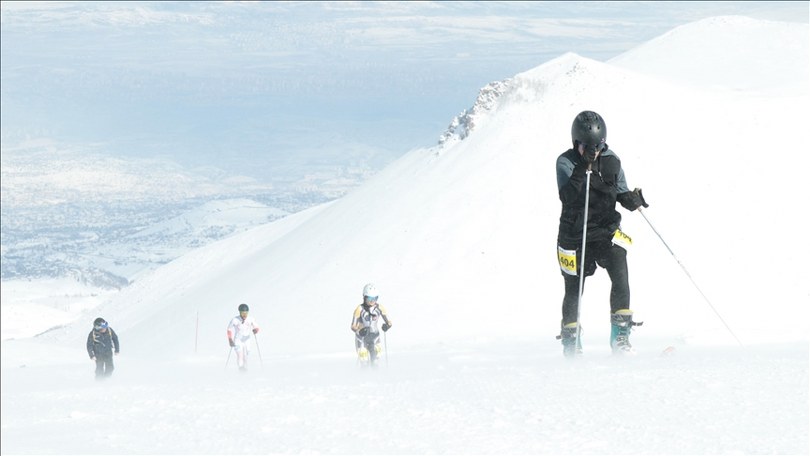 Dağ Kayağı Türkiye Şampiyonası’nın birinci ayağı Erciyes’te başladı