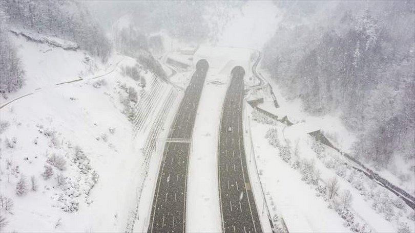 Anadolu Otoyolu’nun Bolu Dağı kesimi karla kaplandı