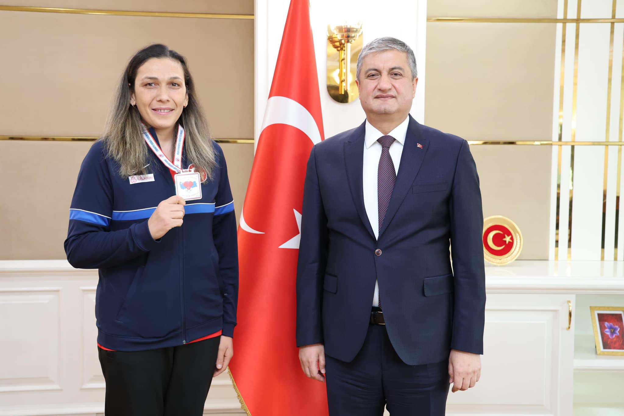 Türkiye Şampiyonu Güneri Karabük Valisi’ni Ziyaret Etti