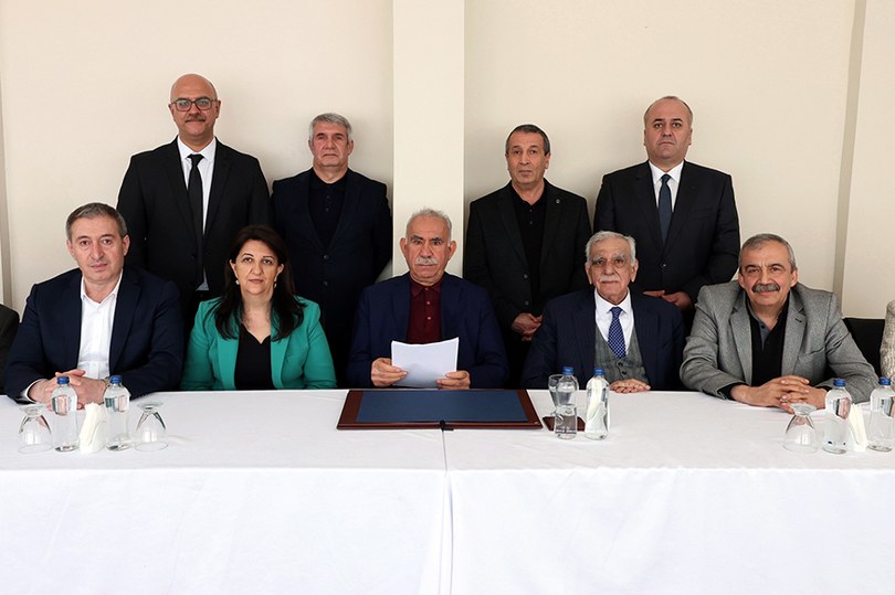 Terörist Başı Öcalan’dan PKK’ya Silah Bırakma Çağrısı