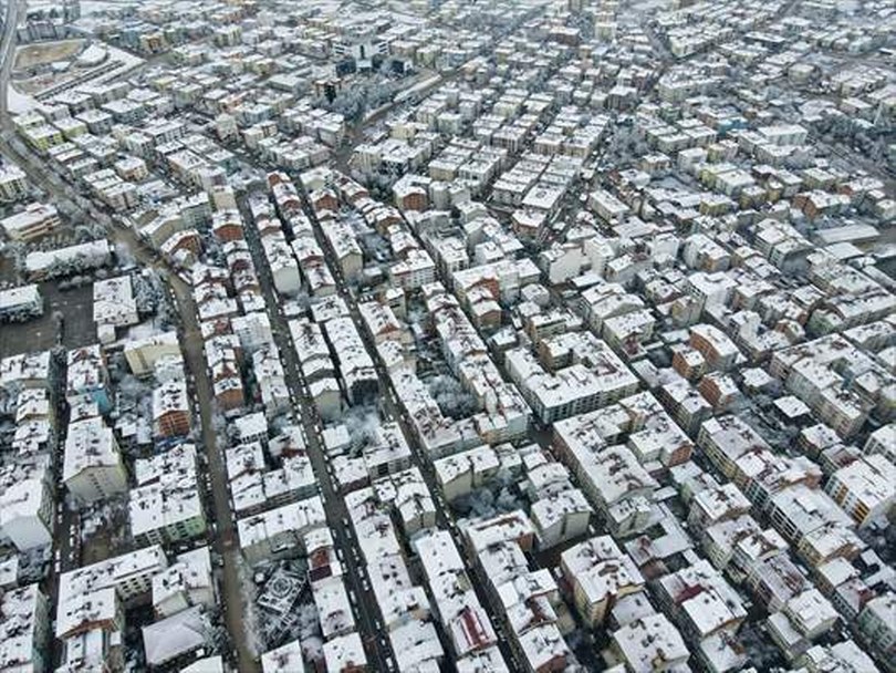 Taşköprü beyaza büründü