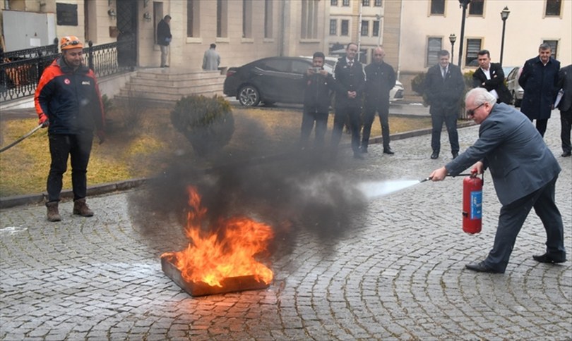 Kastamonu’da Valilik personeline yangın farkındalık eğitimi verildi
