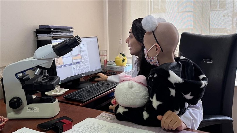 Kanserin nadir türüyle mücadele eden Ümmü Gülsüm’ün hayali doktor olmak