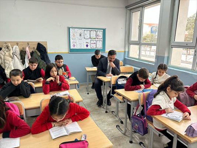 Kaymakam Çamkerten Kitap Okuma Davetini Kabul Etti