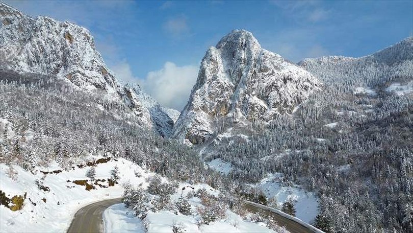 Ersizlerdere Kanyonu Tabiat Parkı’nda kış güzelliği yaşanıyor
