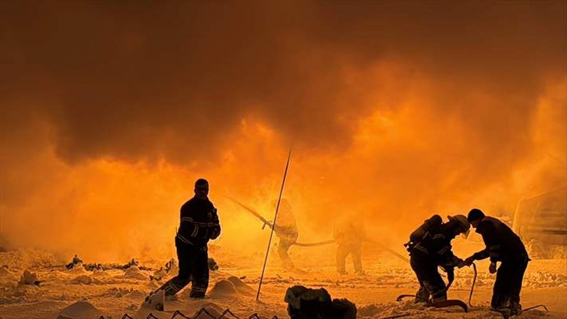 Bolu’da odunluktan eve sıçrayan yangın söndürüldü