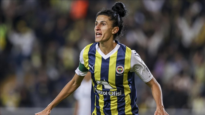 Fenerbahçe’nin milli oyuncusu Yağmur, Türk kadın futbol tarihine geçti