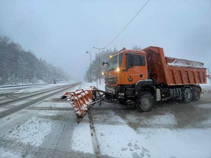 Bolu Dağı’nda yoğun kar yağışı etkili oldu