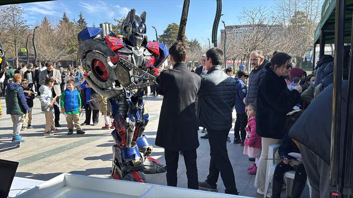 Bolu’da kurgusal karakterler, bilim şenliğinde “erik dalı” oynadı