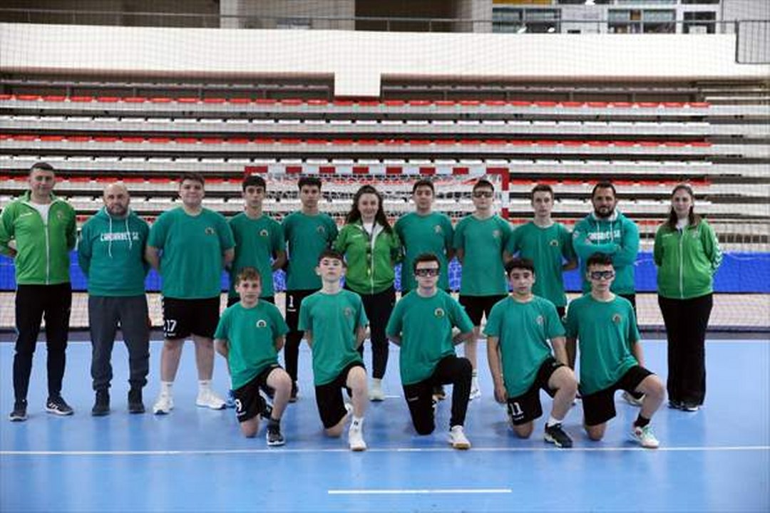 Öğretmenin minik öğrencilerden kurduğu takım hentbolda 2. Lig’e yükseldi