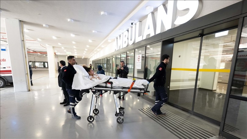 Kuzey Makedonya’daki yangında ağır yaralanan 3 kişi ambulans uçakla İstanbul’a getirildi