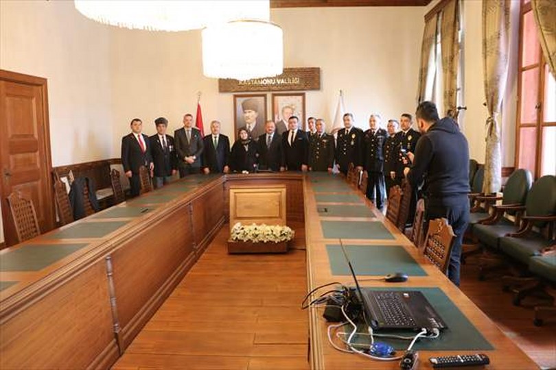 Kastamonu’da şehit ailesine ve gaziye Devlet Övünç Madalyası ve Beratı verildi