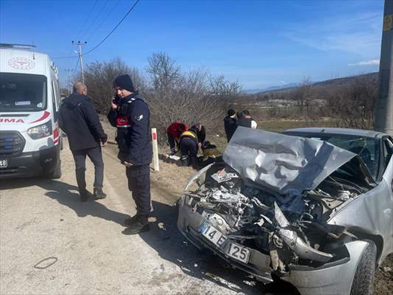 Bolu’da kamyonetle çarpışan otomobildeki baba ve oğlu yaralandı