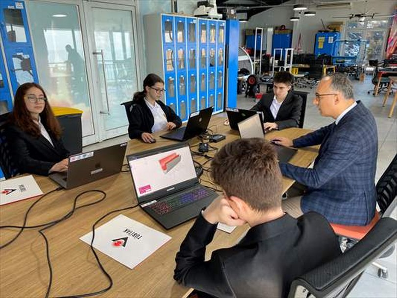 TÜBİTAK’ta 3 alanda birincilik kazanan Zonguldaklı öğrenciler, Türkiye finalinde yarışacak