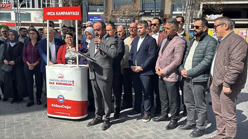 Bolu’da “Aile Yılında Anayasa Değişsin, Aile Korunsun” imza kampanyası başlatıldı