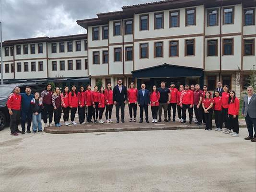 Türkiye Güreş Federasyonu Başkanı Akgül, Kastamonu Valisi Dallı’yı ziyaret etti