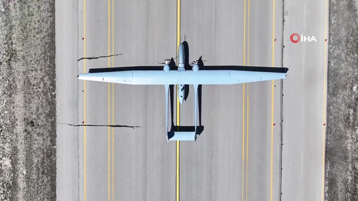 AKSUNGUR’dan milli motorla irtifa rekoru