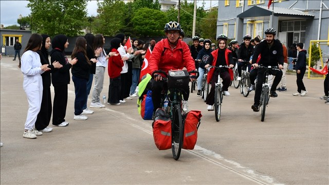 Şehit öğretmen Şenay Aybüke Yalçın anısına Batman’dan Çorum’a pedal çevirecek