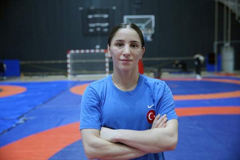 Beden eğitimi öğretmeni kadın güreşçinin hedefi, Avrupa’da zafer turu atmak