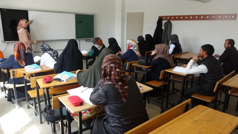 Okuma yazma seferberliği sürüyor