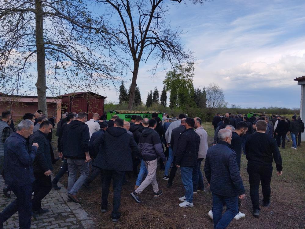 Kazada hayatını kaybeden baba-oğul toprağa verildi