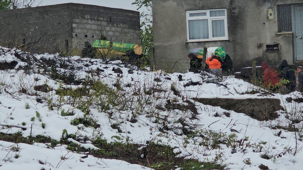 Yangında ölen minik kardeşler toprağa verildi