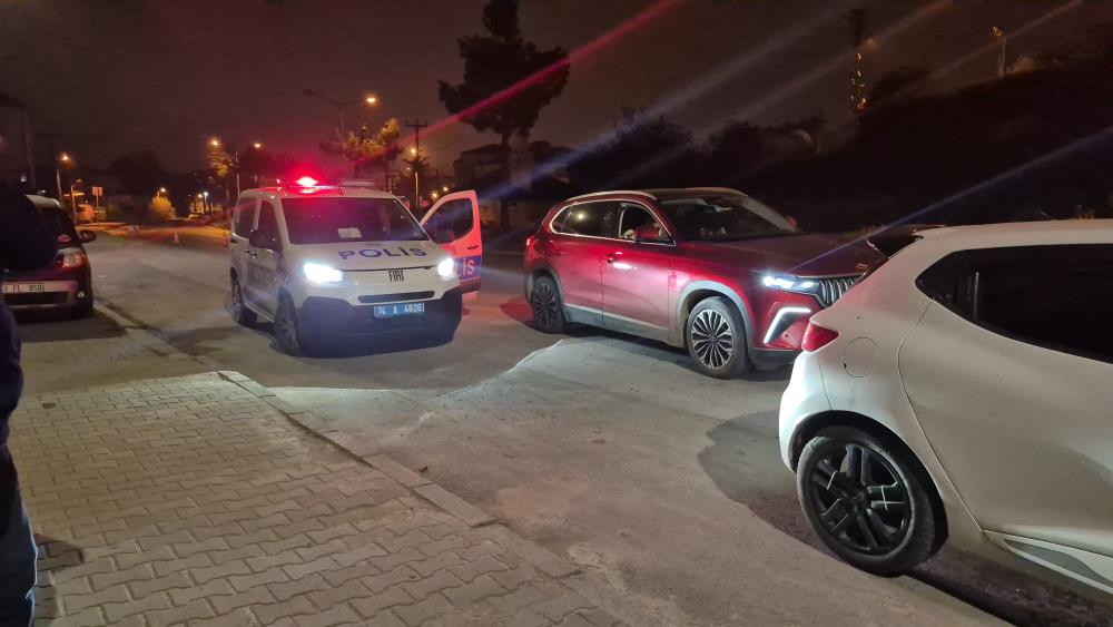 Polisi gören geri manevra yaparak kaçtı