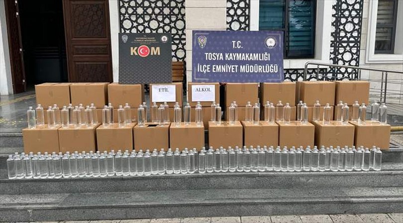 Kastamonu’da bin litre etil alkolle yakalanan 2 kişi gözaltına alındı