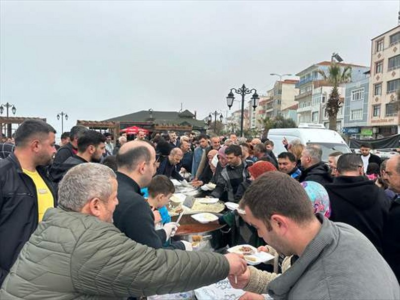 Çatalzeytin’de bayram pilavı ikram edildi