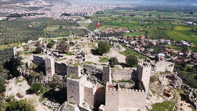 Beçin Antik Kenti’ndeki kale duvarları, burçlar ve sarnıç restore edilerek ayağa kaldırıldı