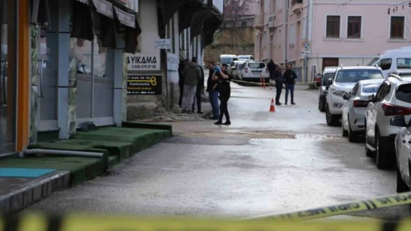Kastamonu’da, apartmanda el bombası bulundu
