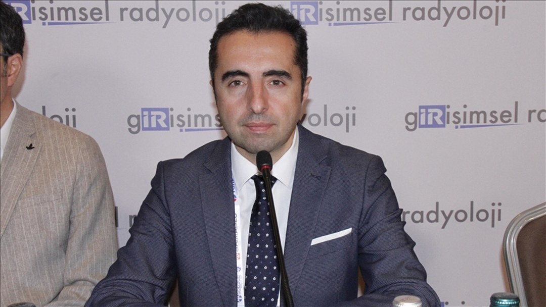 Dizde kireçlenmeye bağlı kronik ağrı “anjiyo” yöntemiyle 2 hafta içinde azalıyor