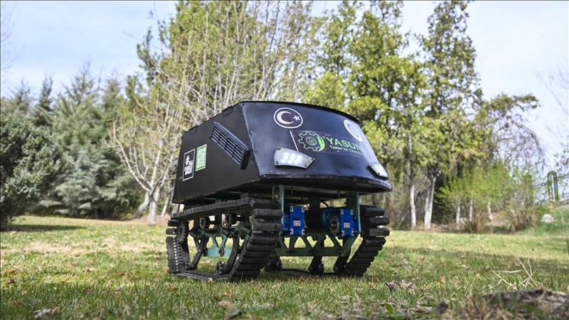 Üniversite öğrencilerinin geliştirdiği otonom tarım robotu “Bögü” seri üretim için gün sayıyor