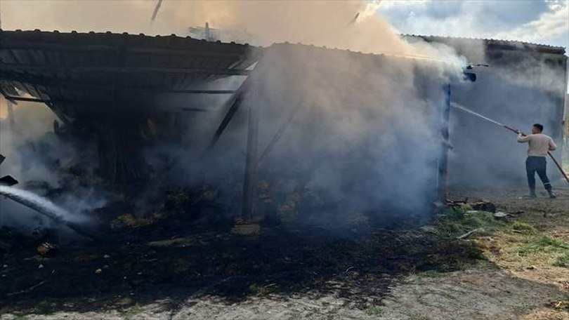 Bolu’da samanlıkta çıkan yangın söndürüldü
